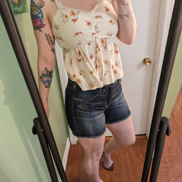 Modest & Cute Denim Shorts - Picture 2 of 5